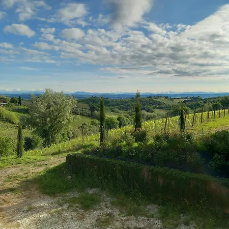 Podere Luma Gelsomino - Lavanda ファームステイ ガンバッシ・テルメ